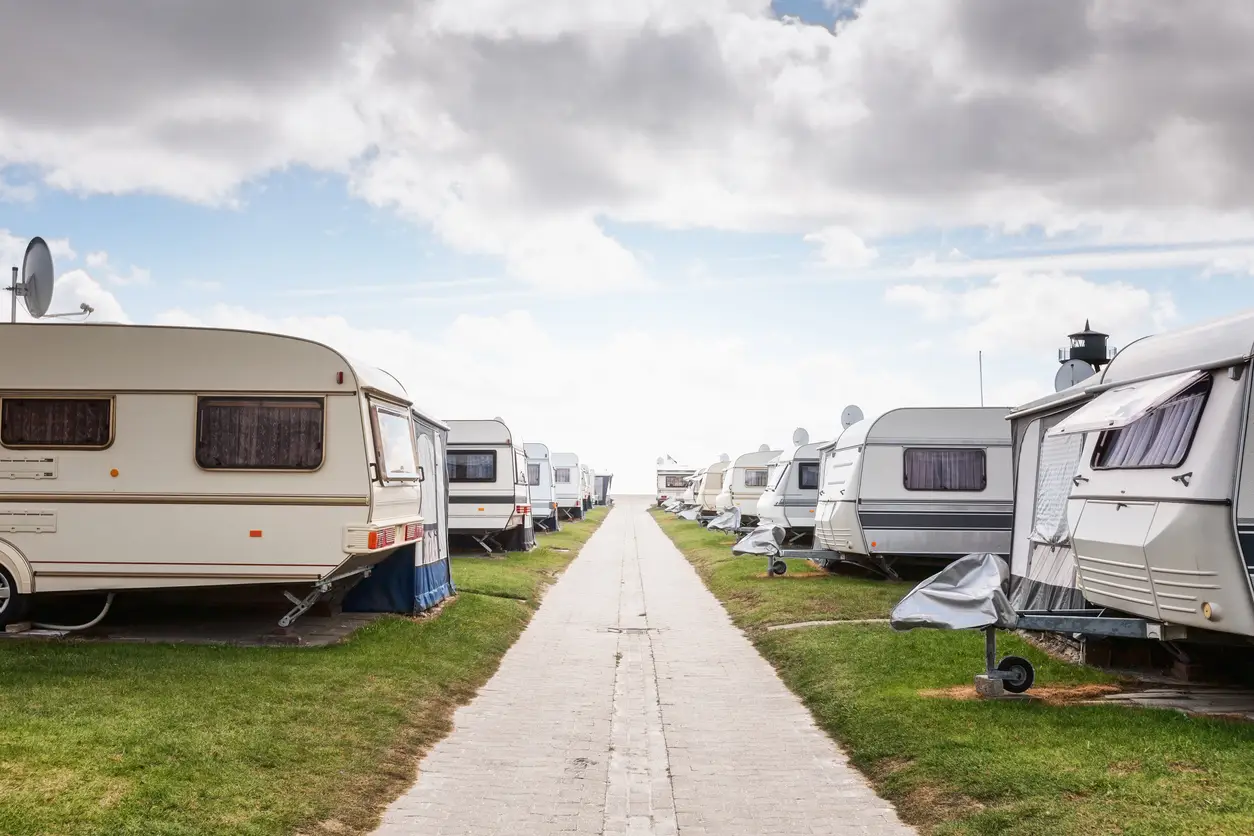 Afschrijving bij caravanverzekeringen: Zo bepaal je wat je echt terugkrijgt